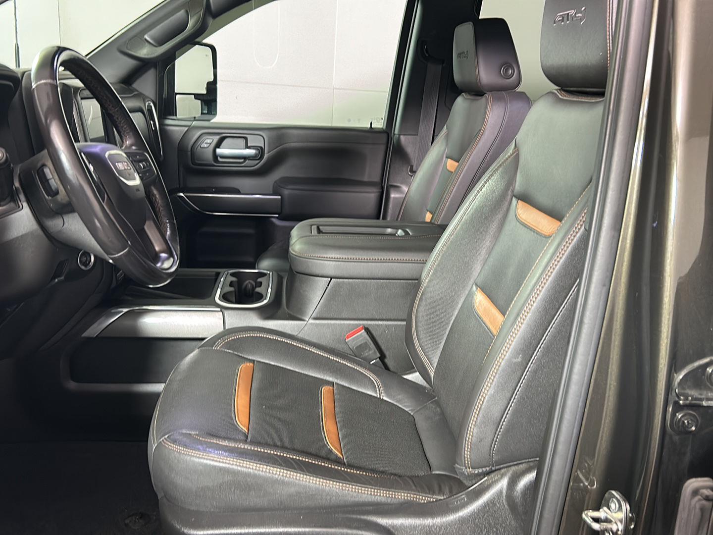 Used 2022 Forest Metallic GMC AT4 image 14