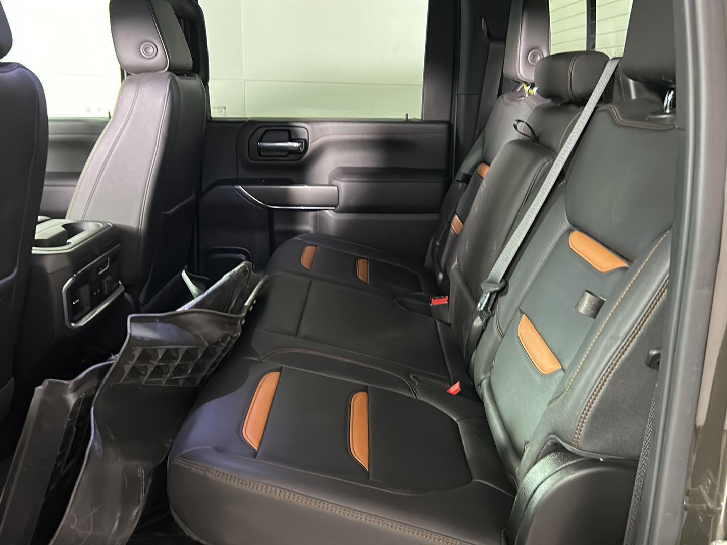 Used 2022 Forest Metallic GMC AT4 image 17