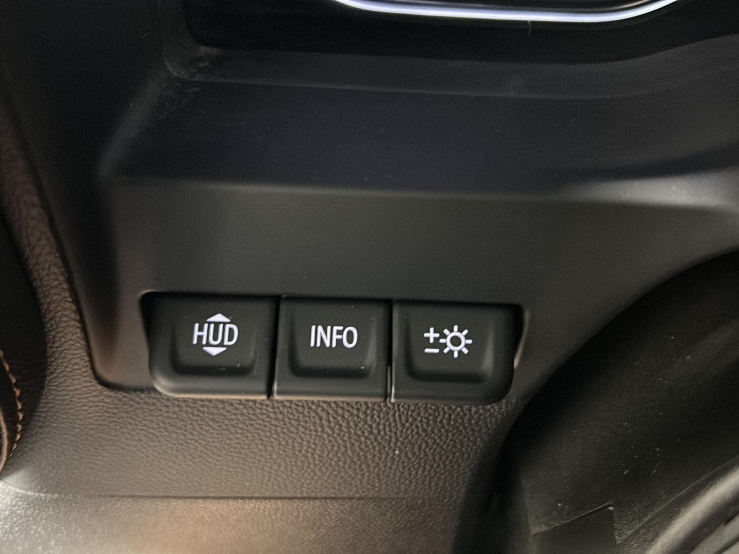Used 2022 Forest Metallic GMC AT4 image 25