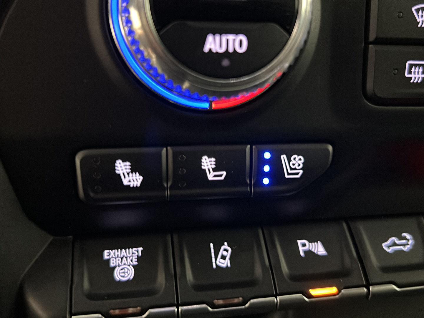 Used 2022 Forest Metallic GMC AT4 image 32