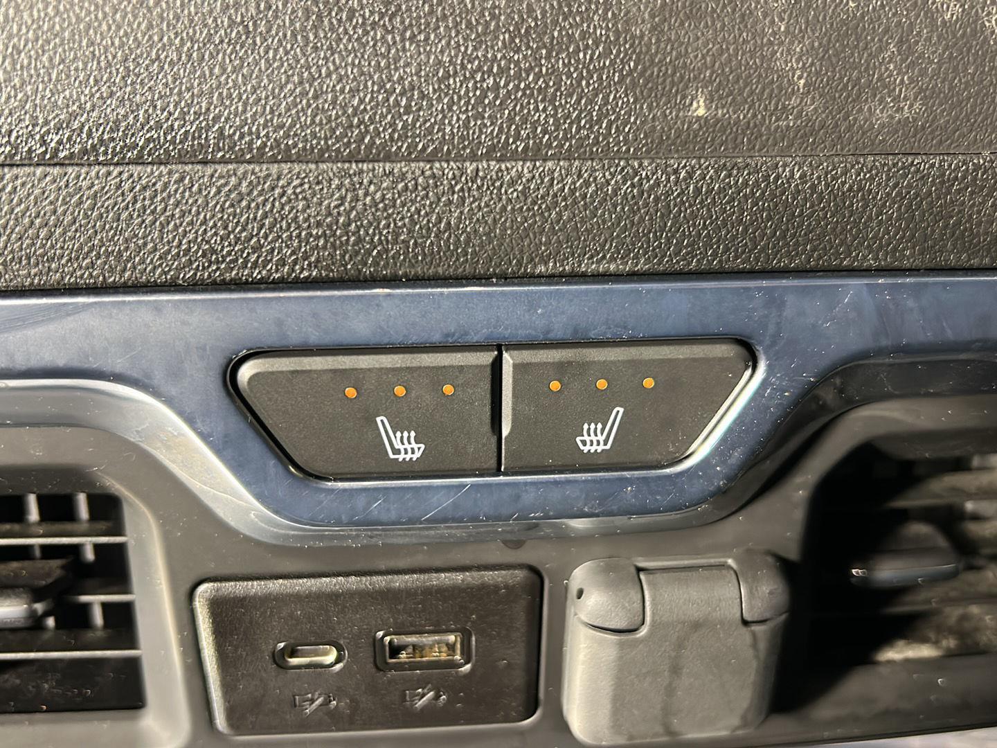 Used 2022 Forest Metallic GMC AT4 image 40