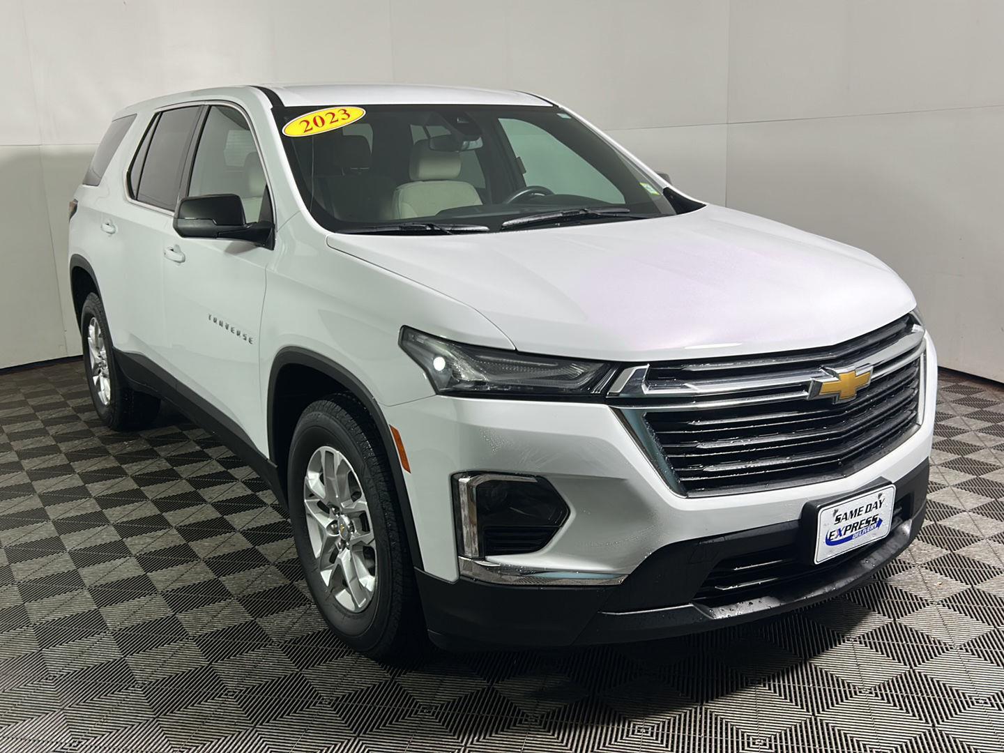 Used 2023 Summit White Chevrolet LS image 4