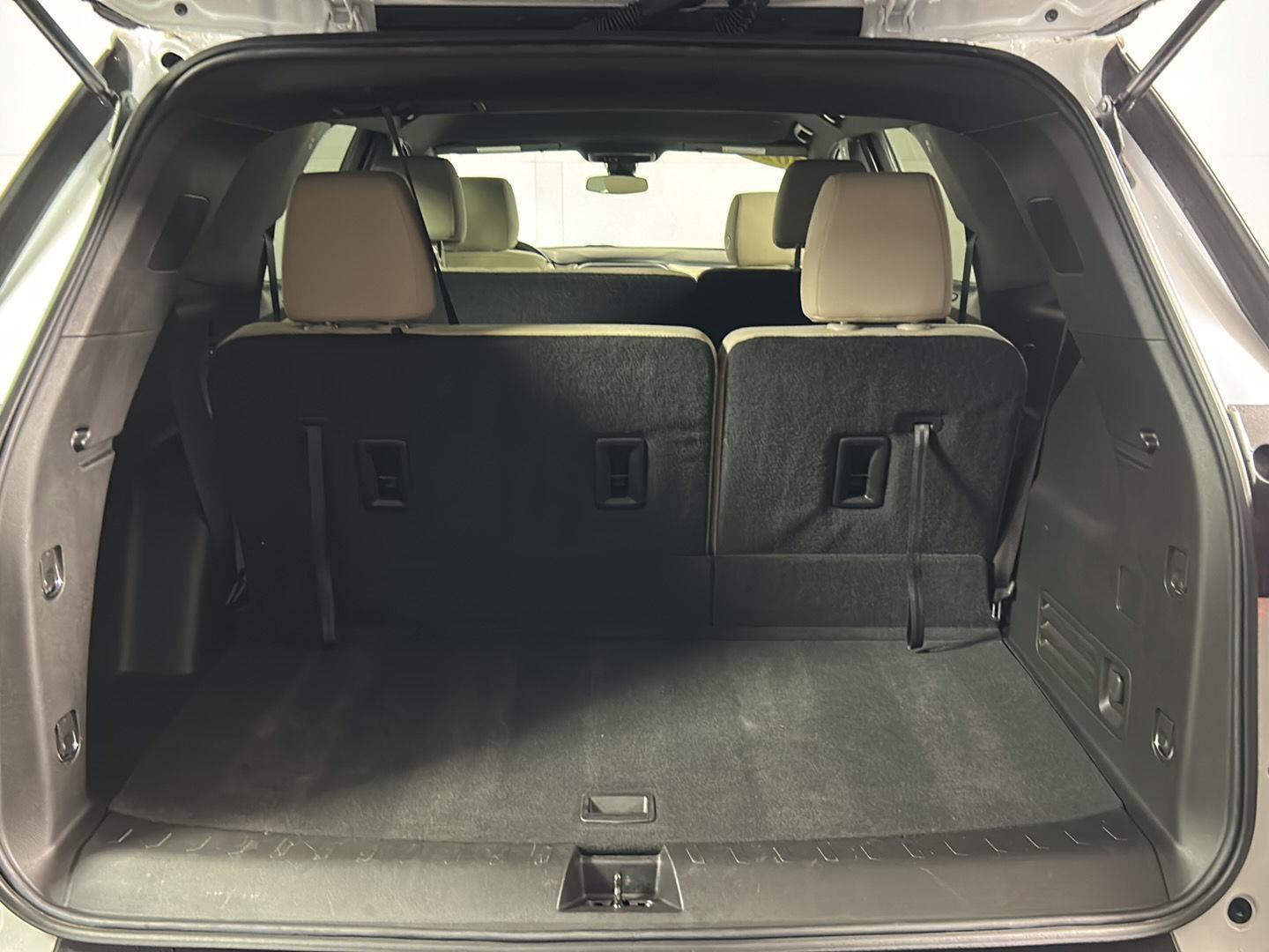 Used 2023 Summit White Chevrolet LS image 8