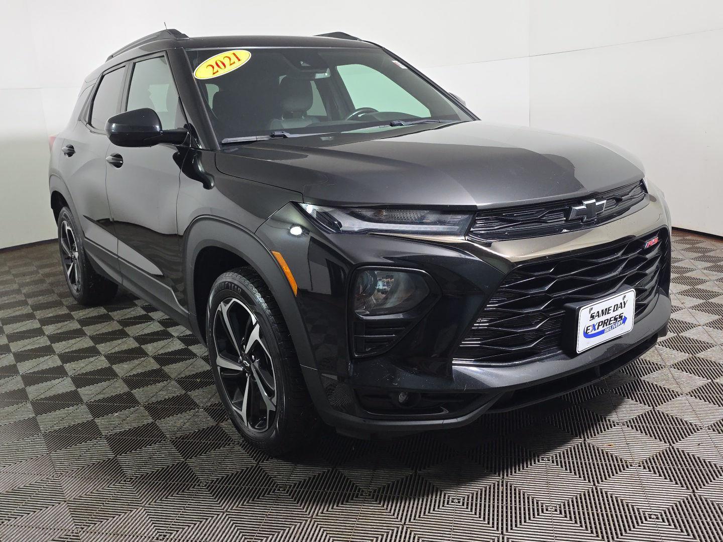 Used 2021 Mosaic Black Metallic Chevrolet RS image 4