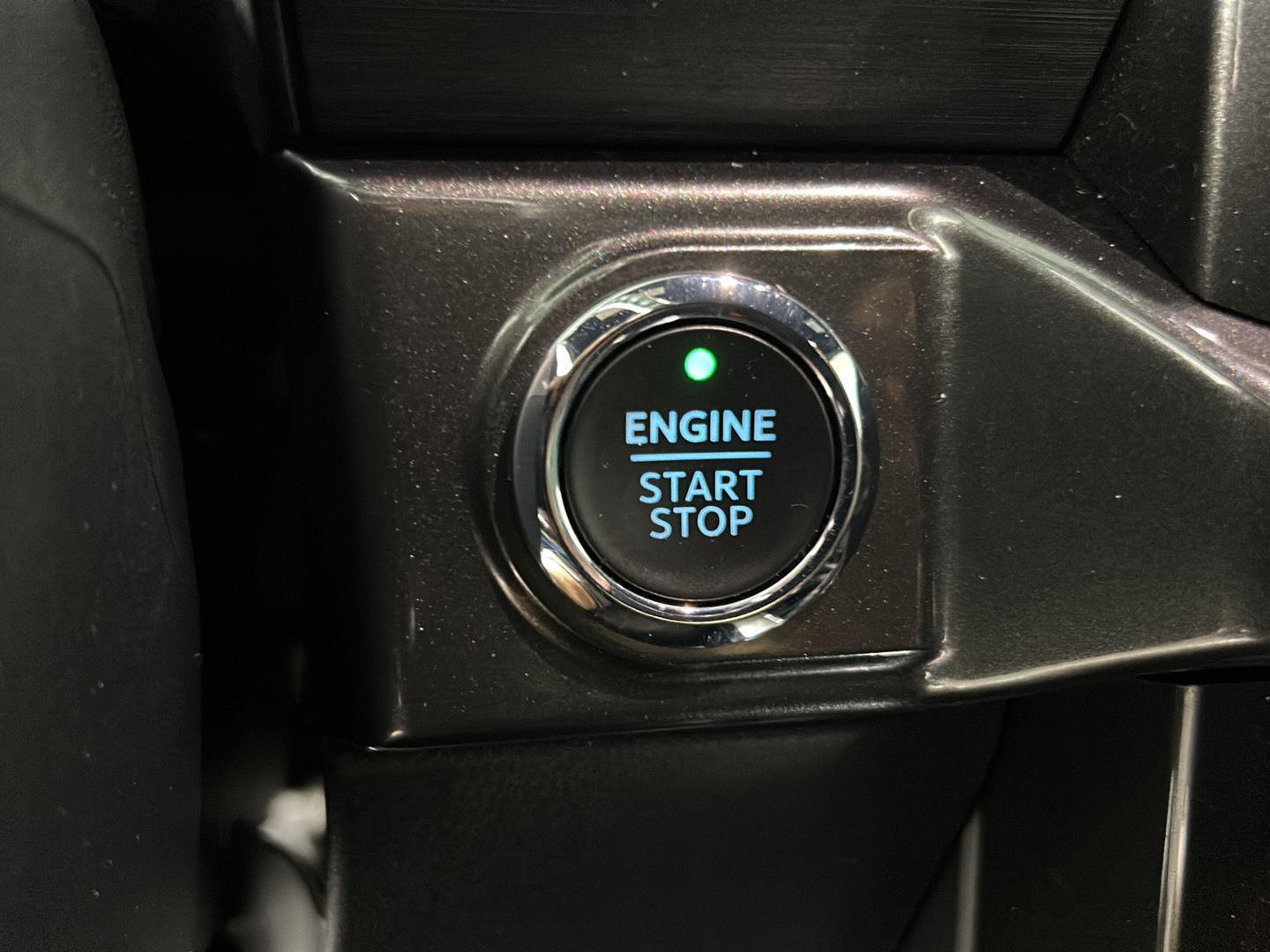 Used 2023 Avalanche Gray Ford XLT image 23