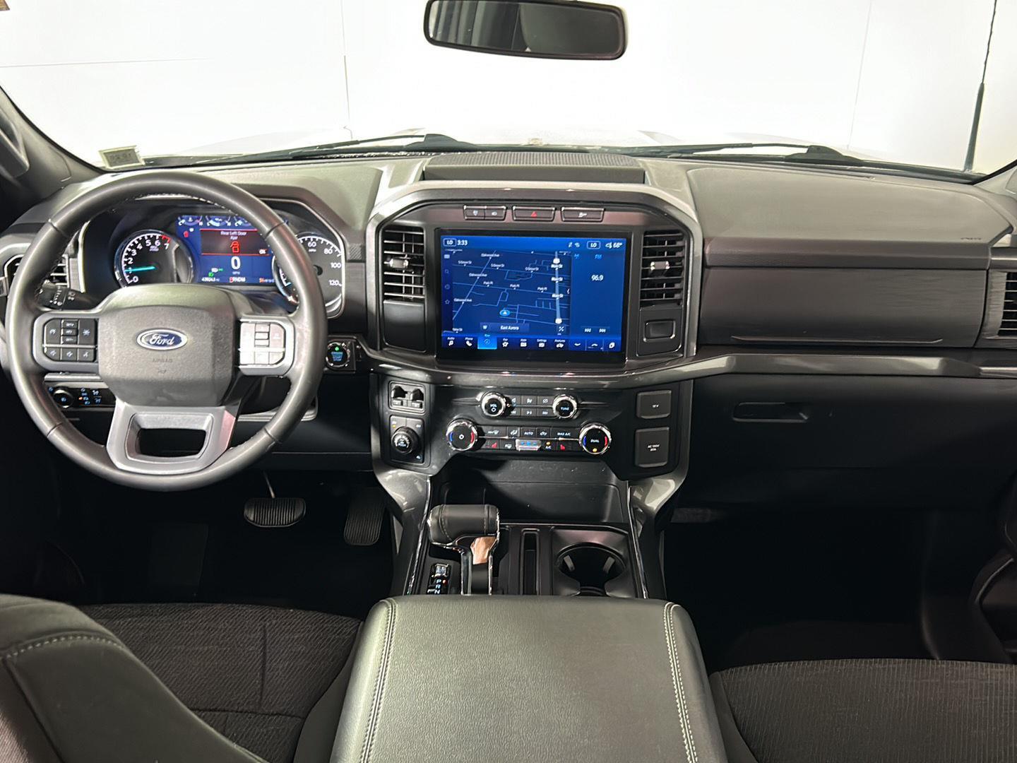 Used 2023 Avalanche Gray Ford XLT image 27