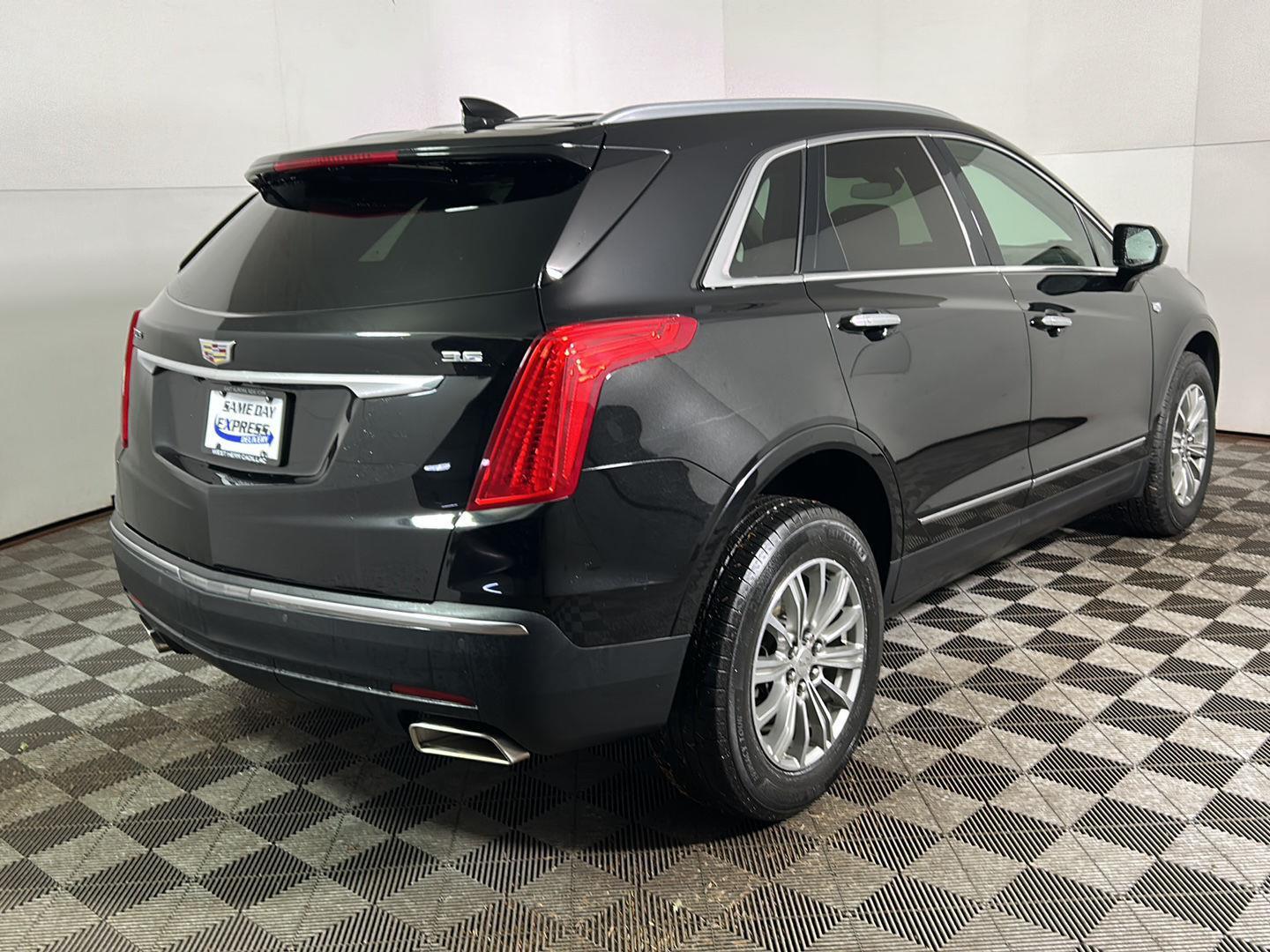 Used 2019 Black Metallic Cadillac Luxury image 6