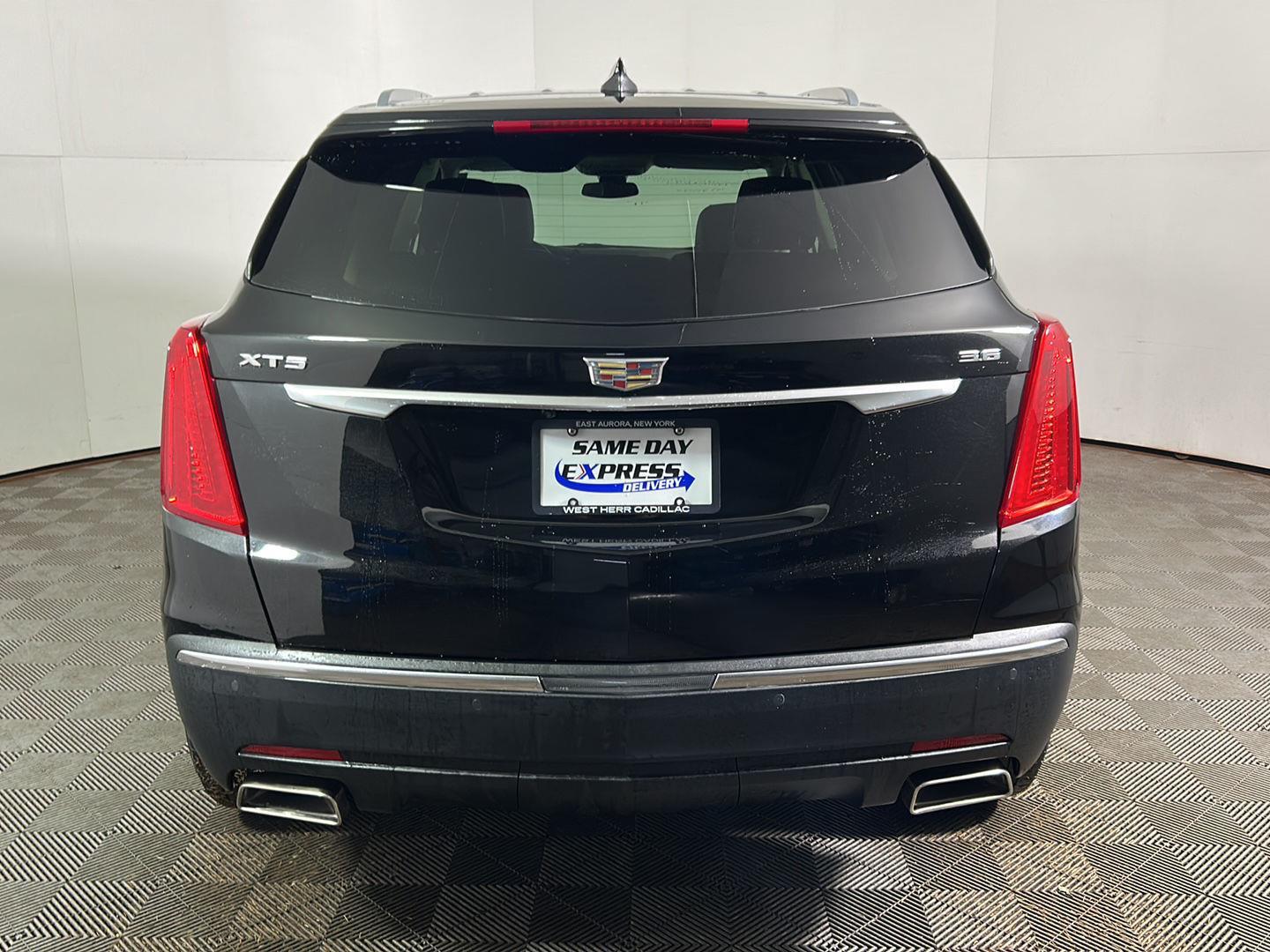 Used 2019 Black Metallic Cadillac Luxury image 7
