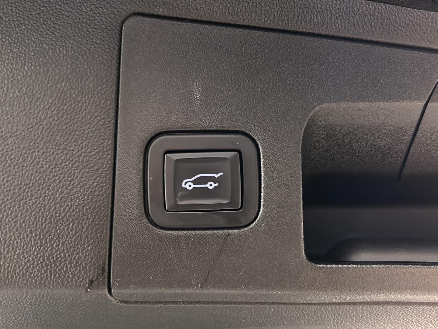 Used 2019 Black Metallic Cadillac Luxury image 9
