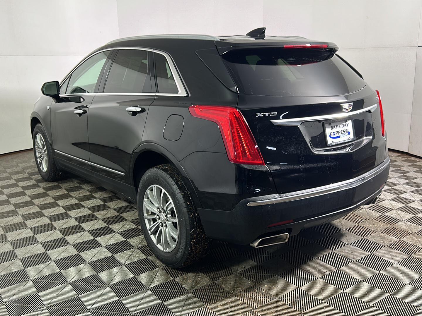 Used 2019 Black Metallic Cadillac Luxury image 11