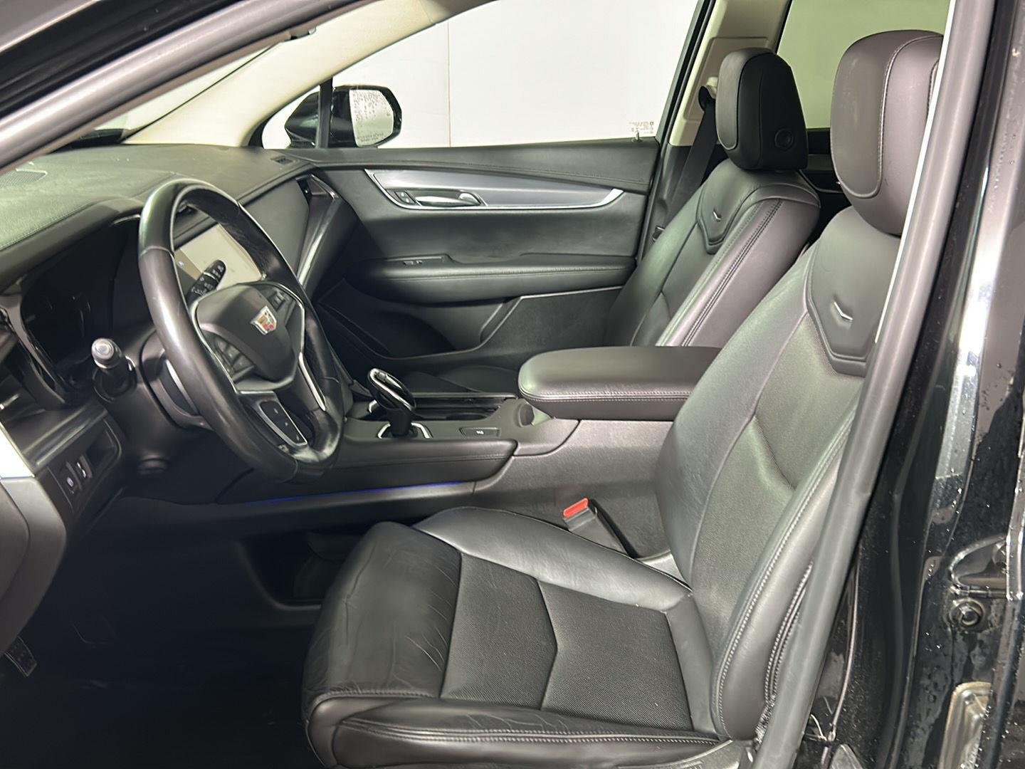 Used 2019 Black Metallic Cadillac Luxury image 15