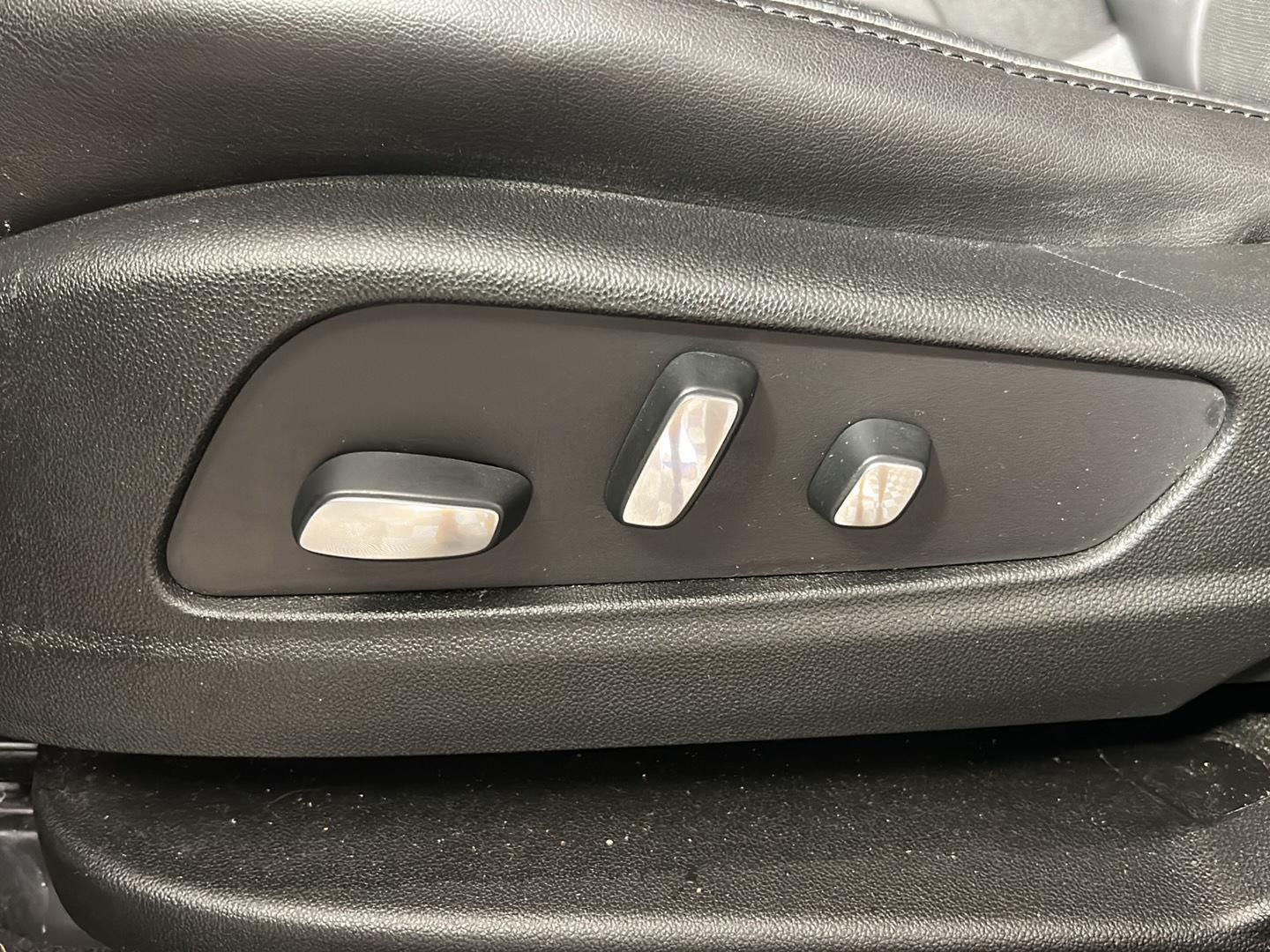 Used 2019 Black Metallic Cadillac Luxury image 16