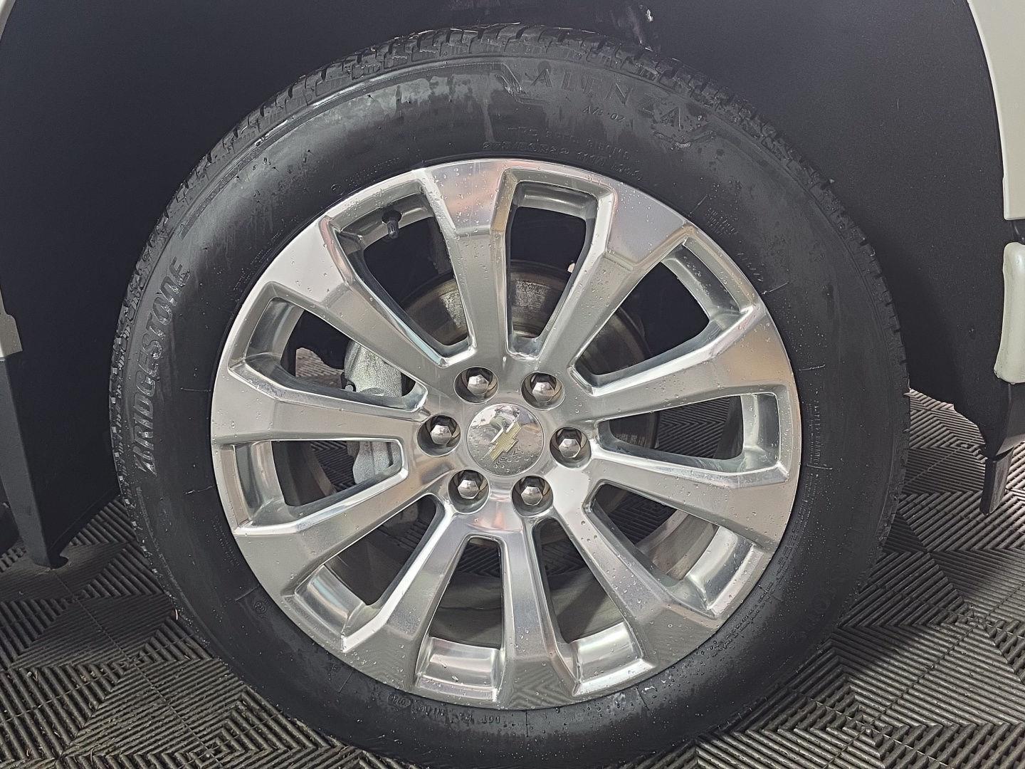 Used 2020 Iridescent Pearl Tricoat Chevrolet High Country image 4