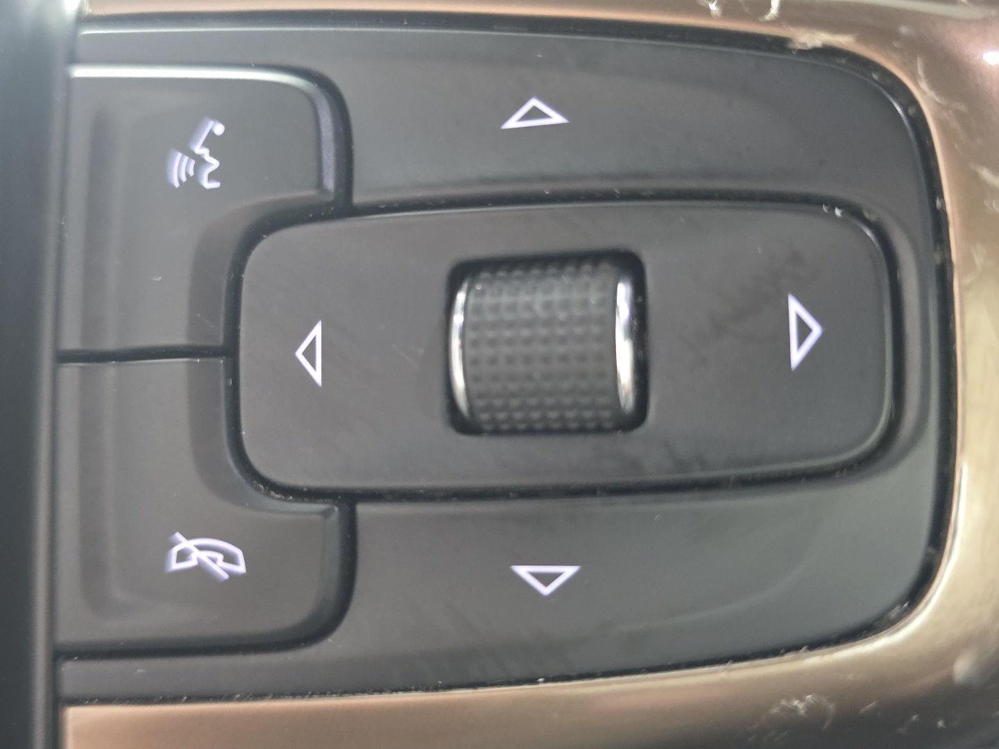 Used 2020 Iridescent Pearl Tricoat Chevrolet High Country image 19