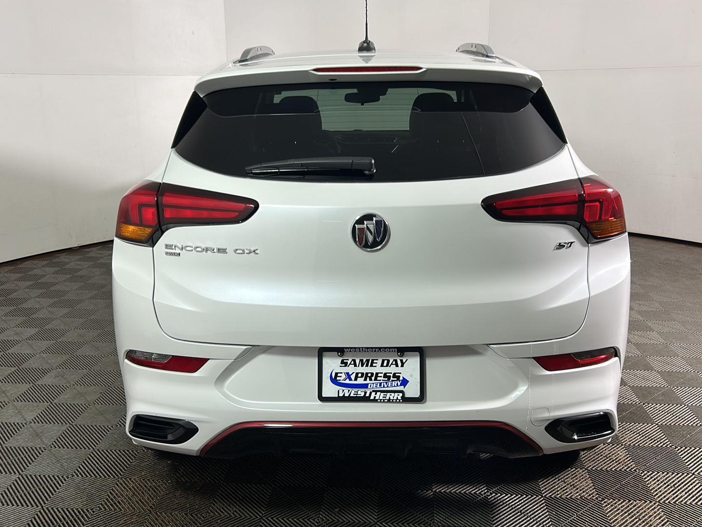 Used 2023 White Frost Tricoat Buick Select image 7