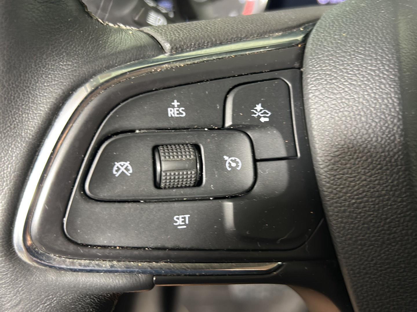 Used 2023 White Frost Tricoat Buick Select image 21