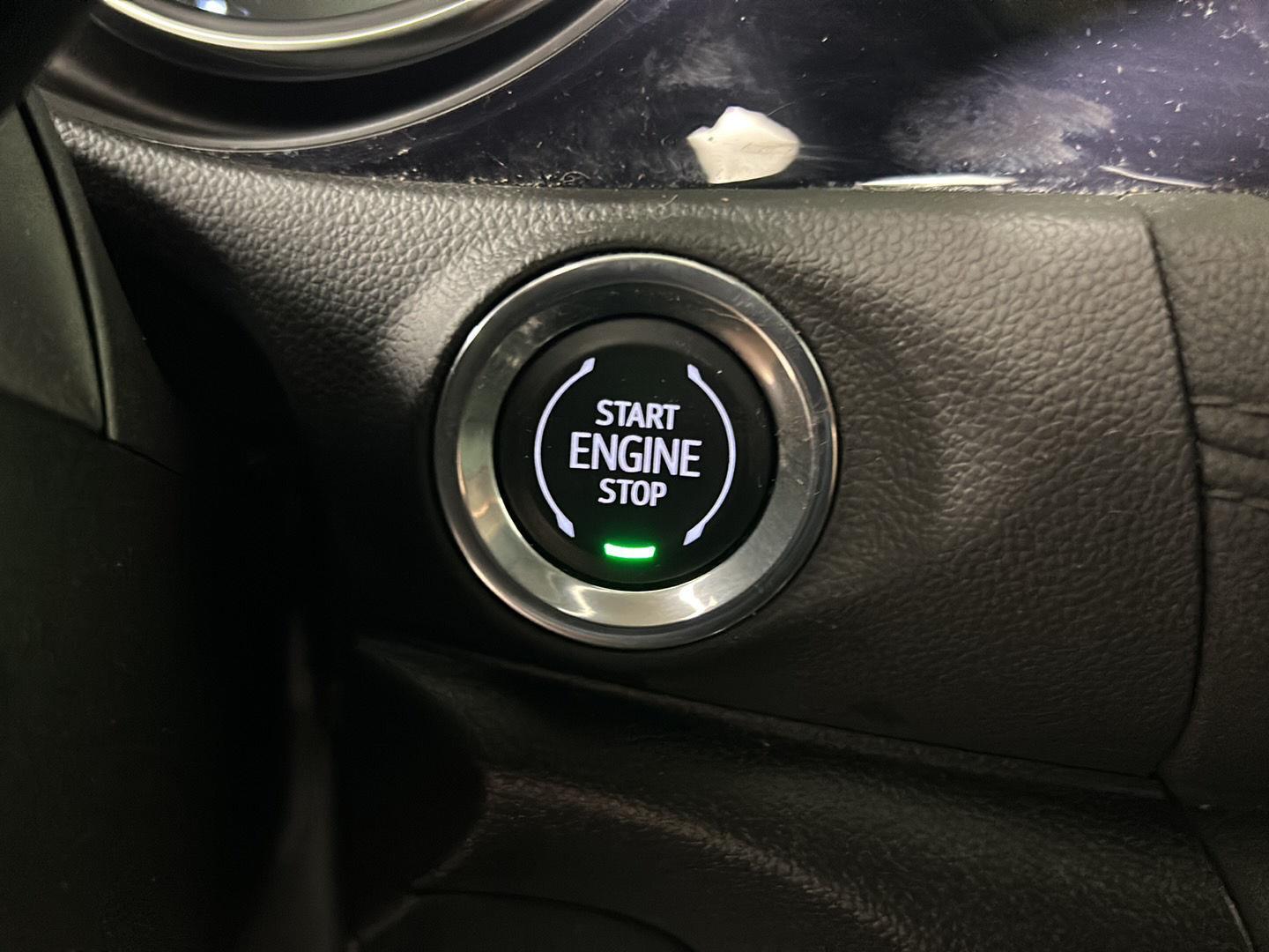 Used 2023 White Frost Tricoat Buick Select image 23