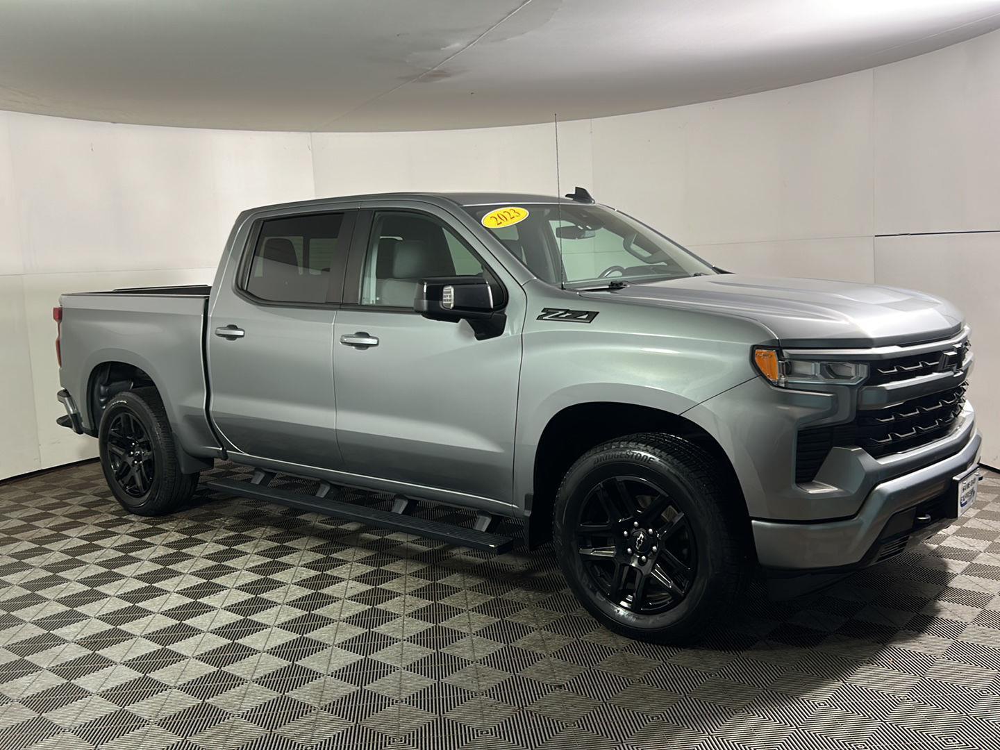 Used 2023 Sterling Gray Metallic Chevrolet RST image 5