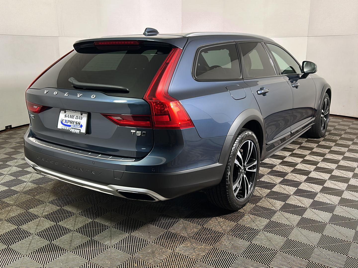 Used 2019 Denim Blue Metallic Volvo T5 image 6