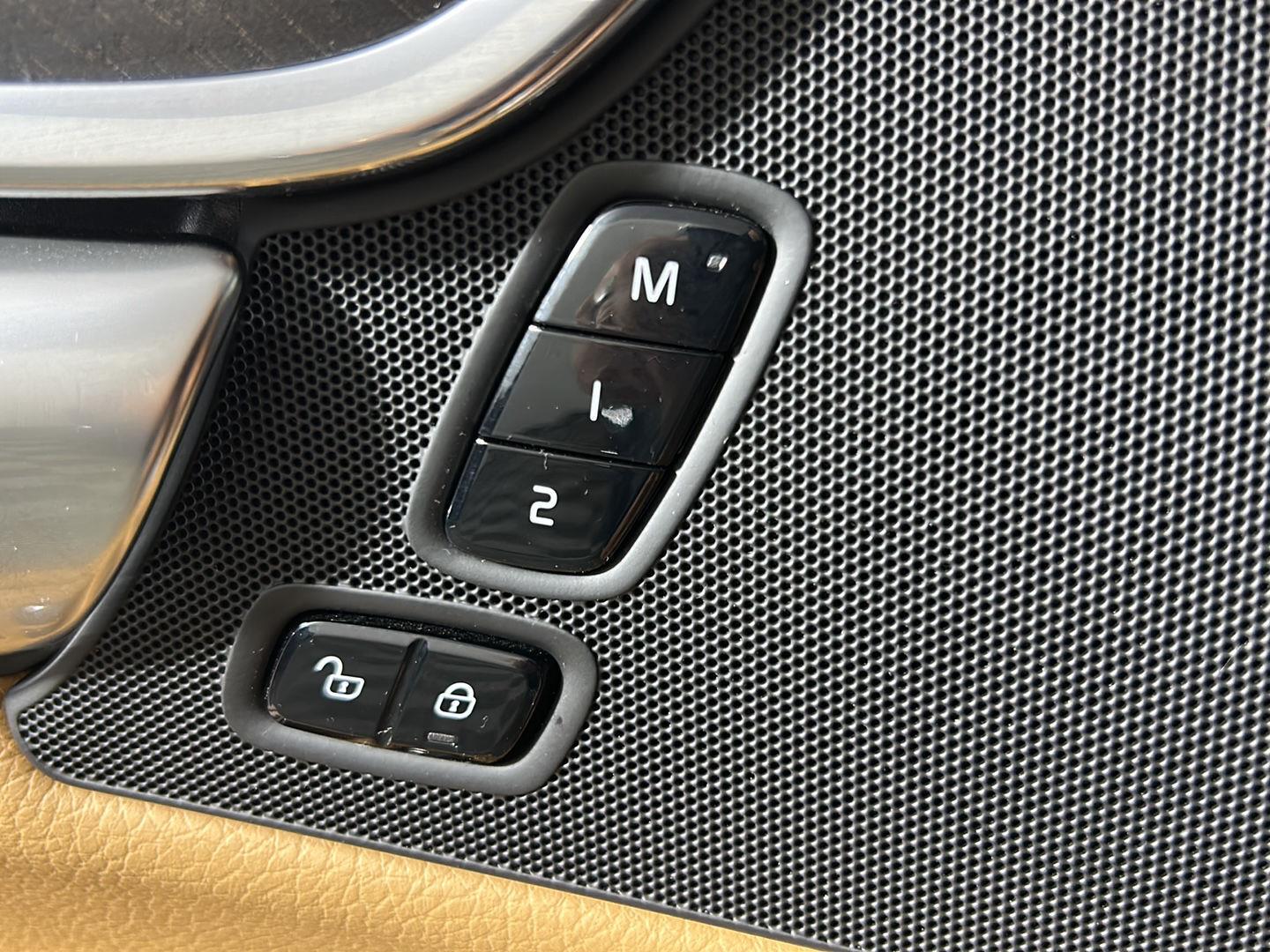 Used 2019 Denim Blue Metallic Volvo T5 image 22
