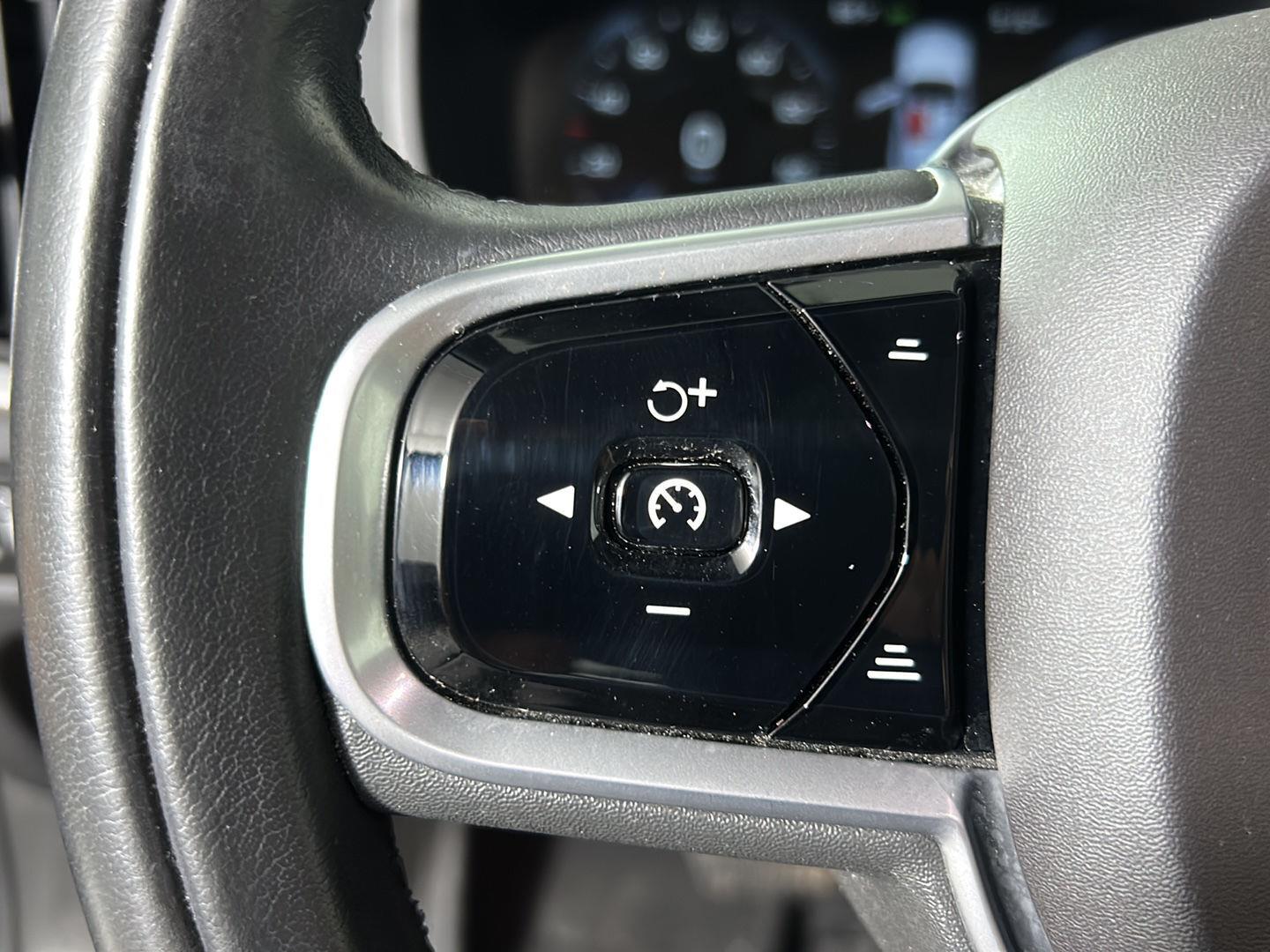 Used 2019 Denim Blue Metallic Volvo T5 image 23