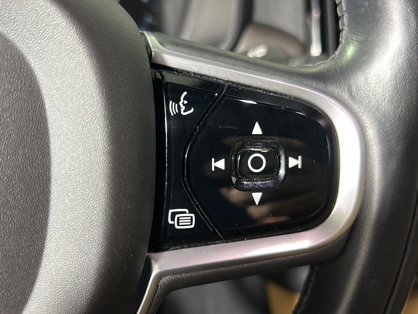 Used 2019 Denim Blue Metallic Volvo T5 image 24