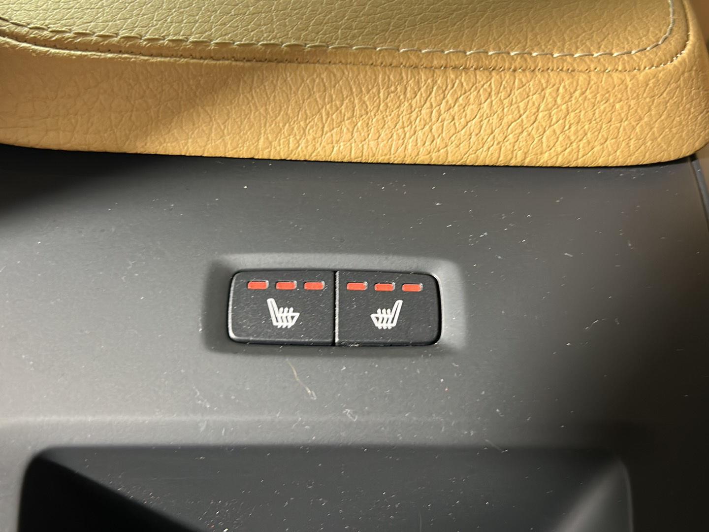 Used 2019 Denim Blue Metallic Volvo T5 image 32