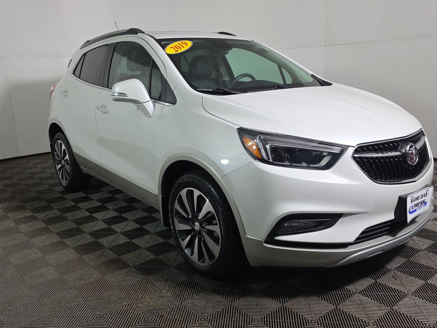 Used 2019 White Frost Tricoat Buick Essence image 8