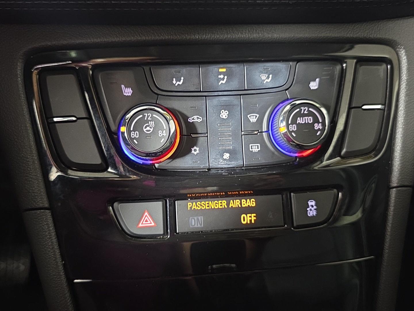 Used 2019 White Frost Tricoat Buick Essence image 17
