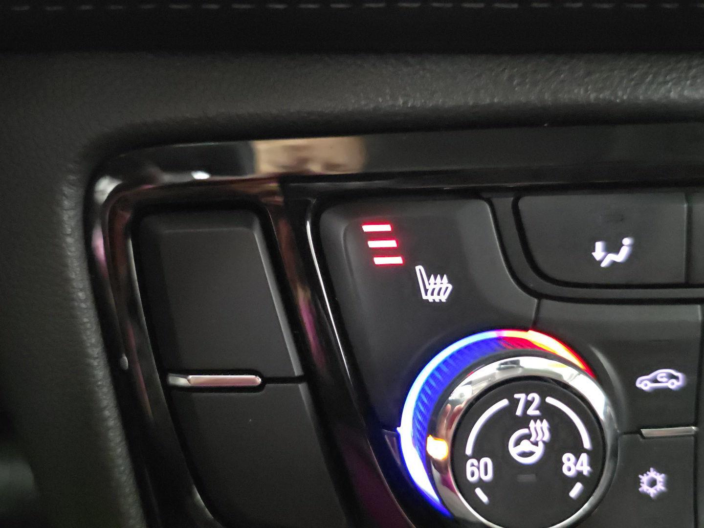 Used 2019 White Frost Tricoat Buick Essence image 19