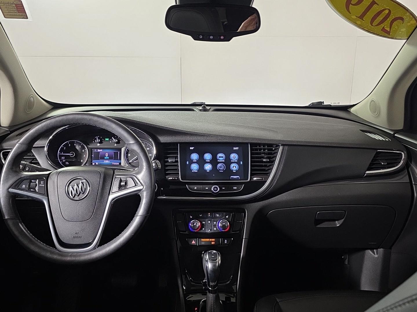 Used 2019 White Frost Tricoat Buick Essence image 25