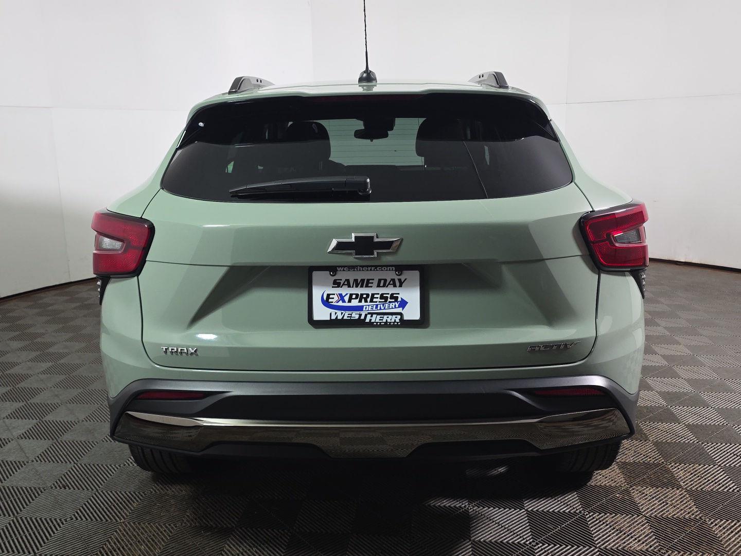 Used 2024 Cacti Green Chevrolet ACTIV image 10