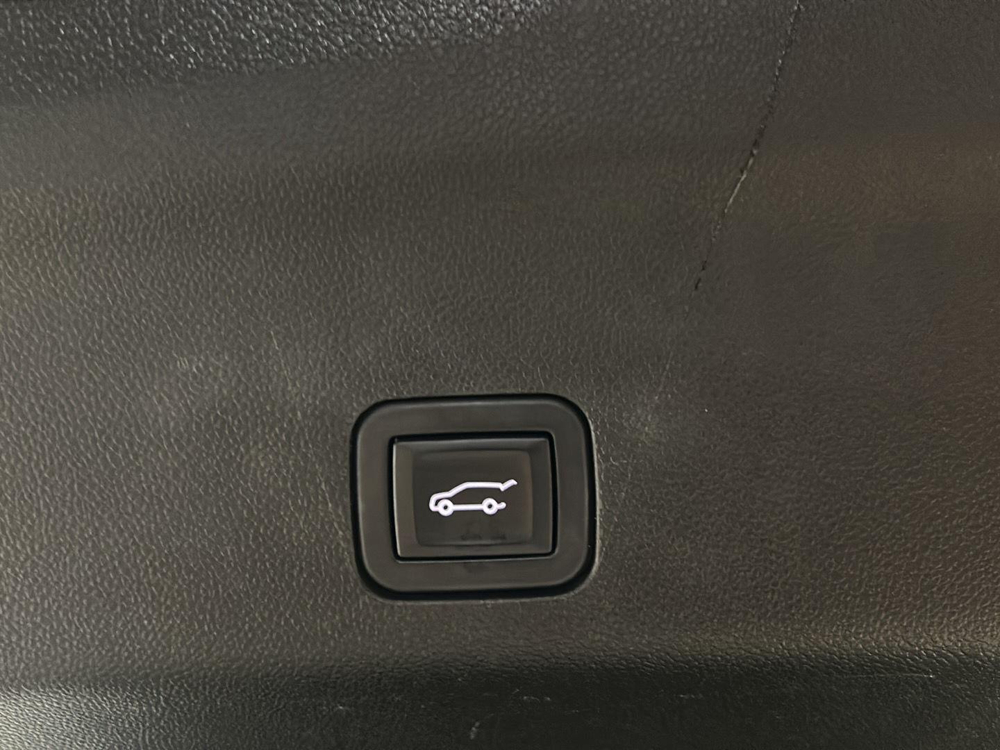 Used 2023 Dark Ash Metallic Chevrolet High Country image 9