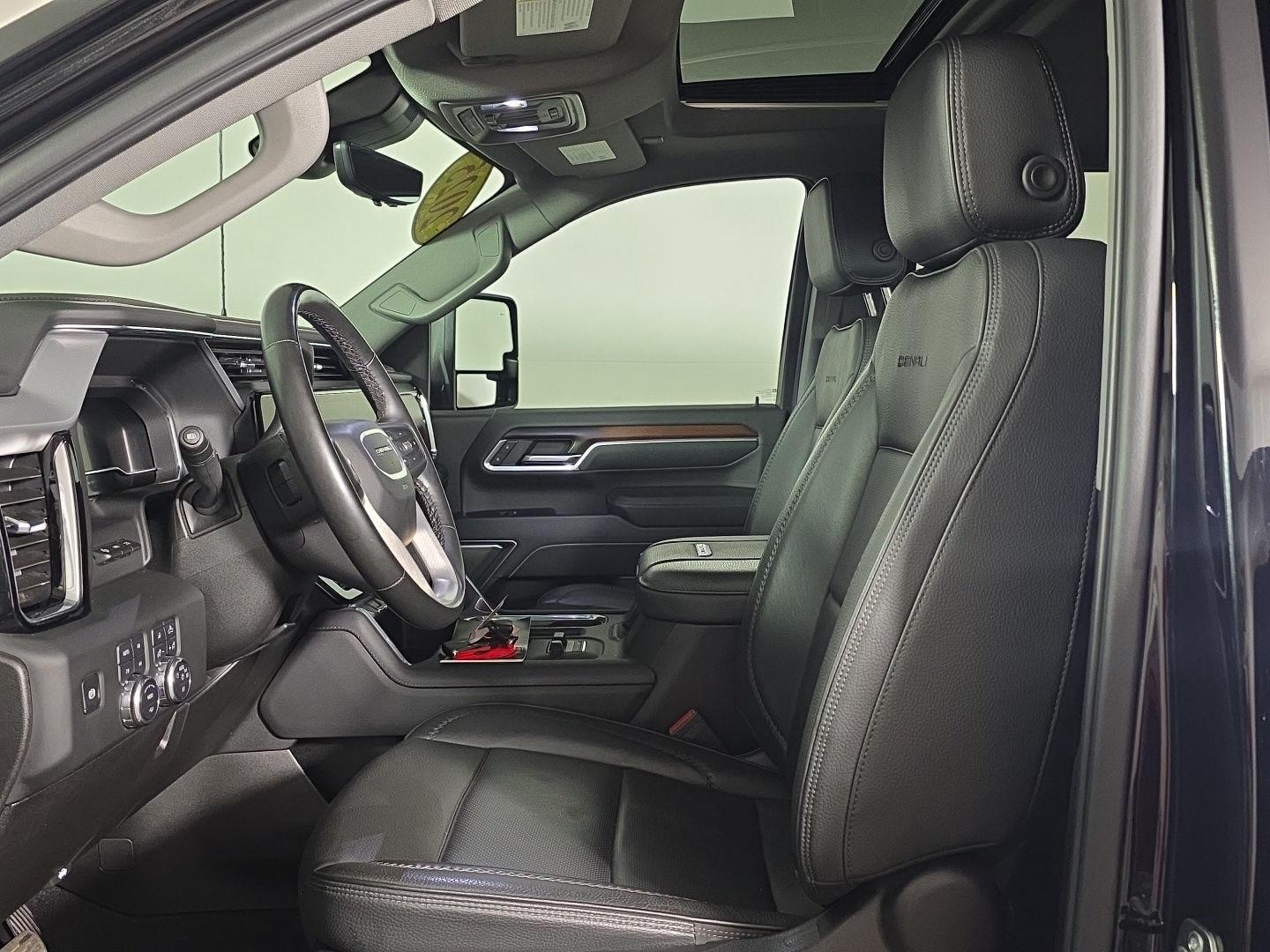 Used 2025 Onyx Black GMC Denali image 13