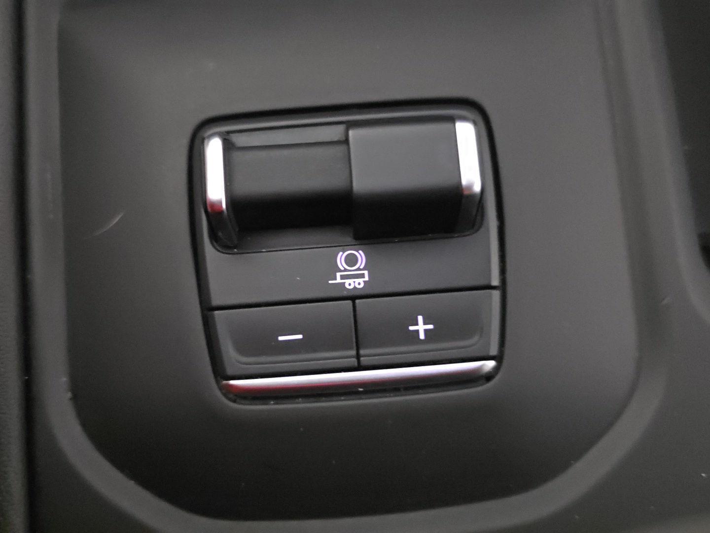 Used 2025 Onyx Black GMC Denali image 21