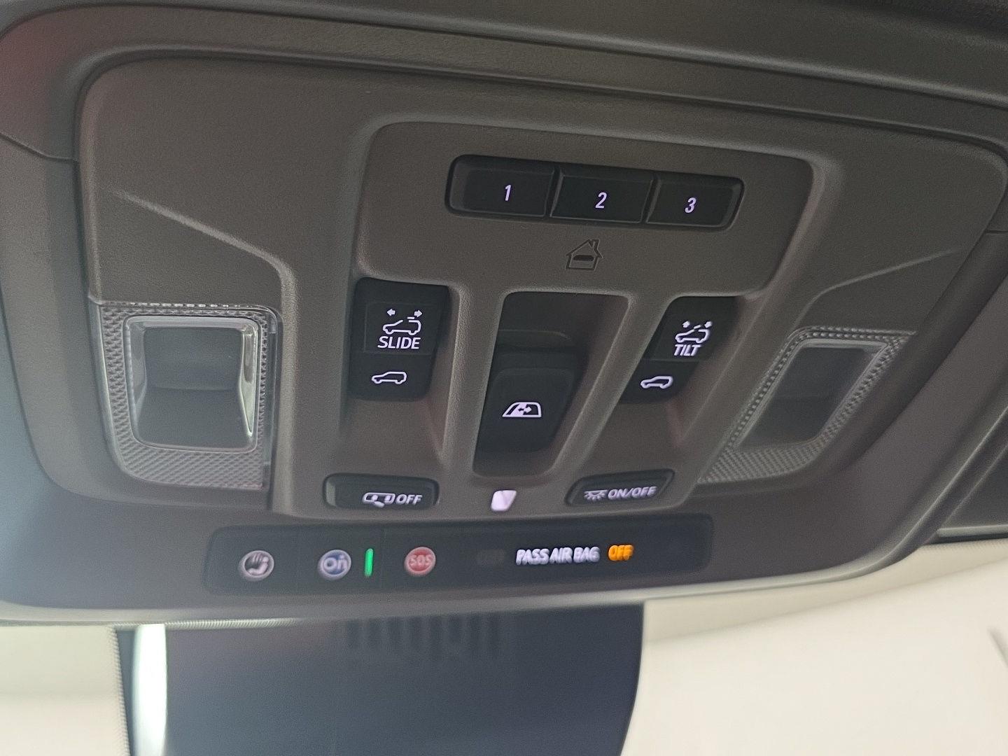Used 2025 Onyx Black GMC Denali image 25