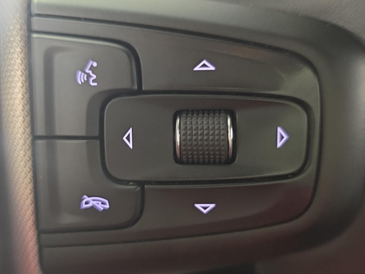 Used 2025 Onyx Black GMC Denali image 26