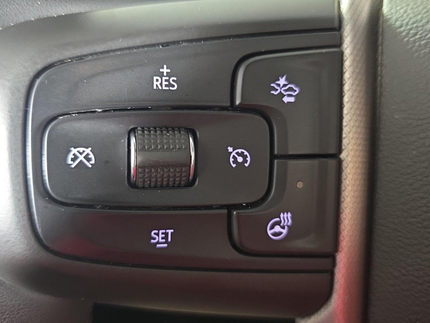 Used 2025 Onyx Black GMC Denali image 27