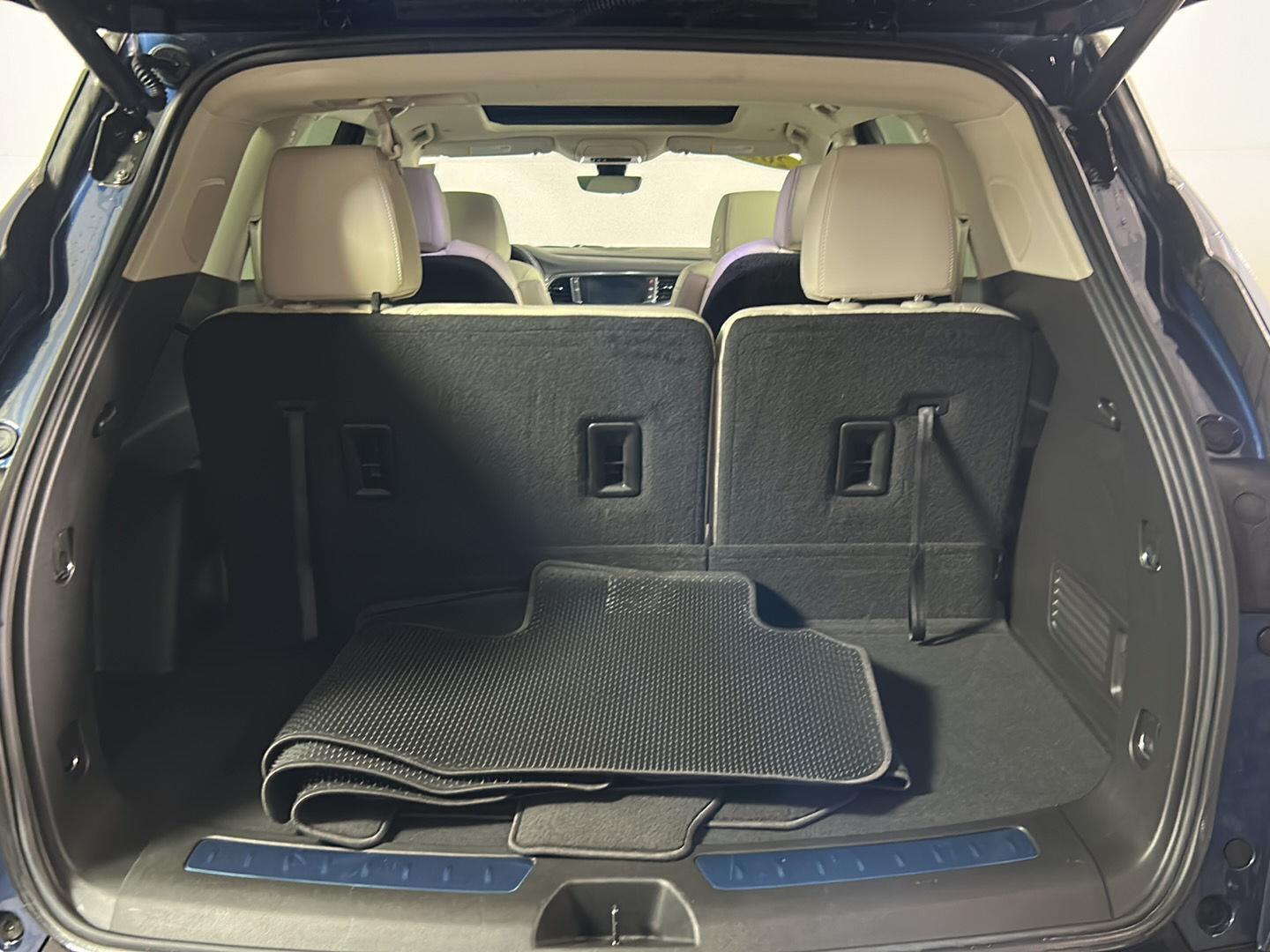 Used 2023 Emperor Blue Metallic Buick Premium image 8