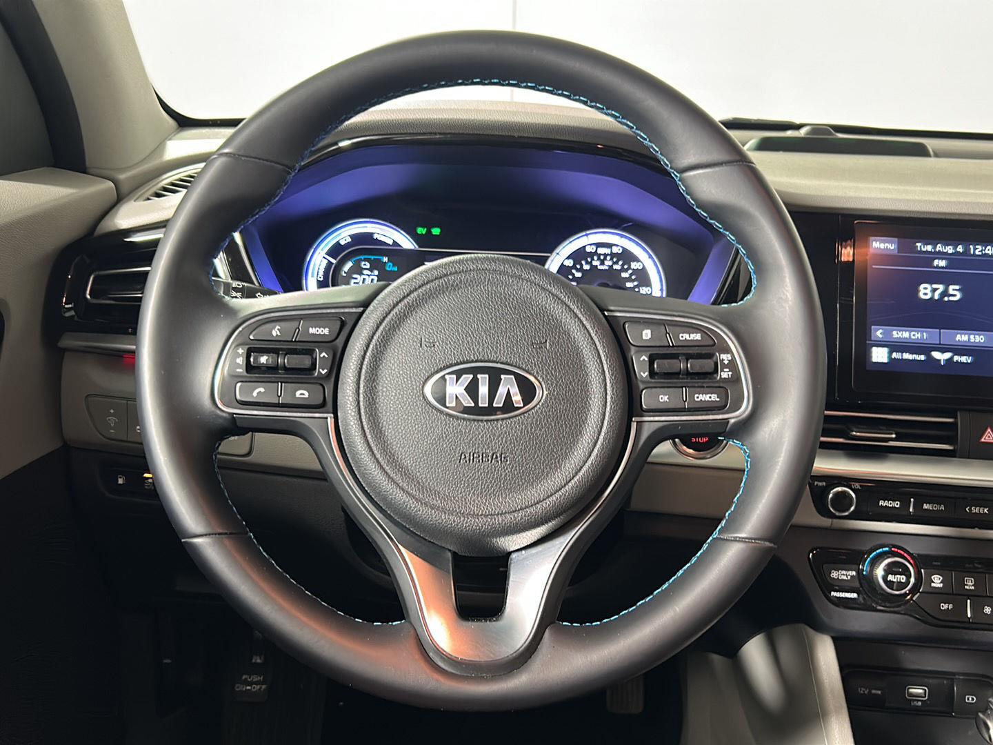 Used 2021 Snow White Pearl Kia LXS image 23
