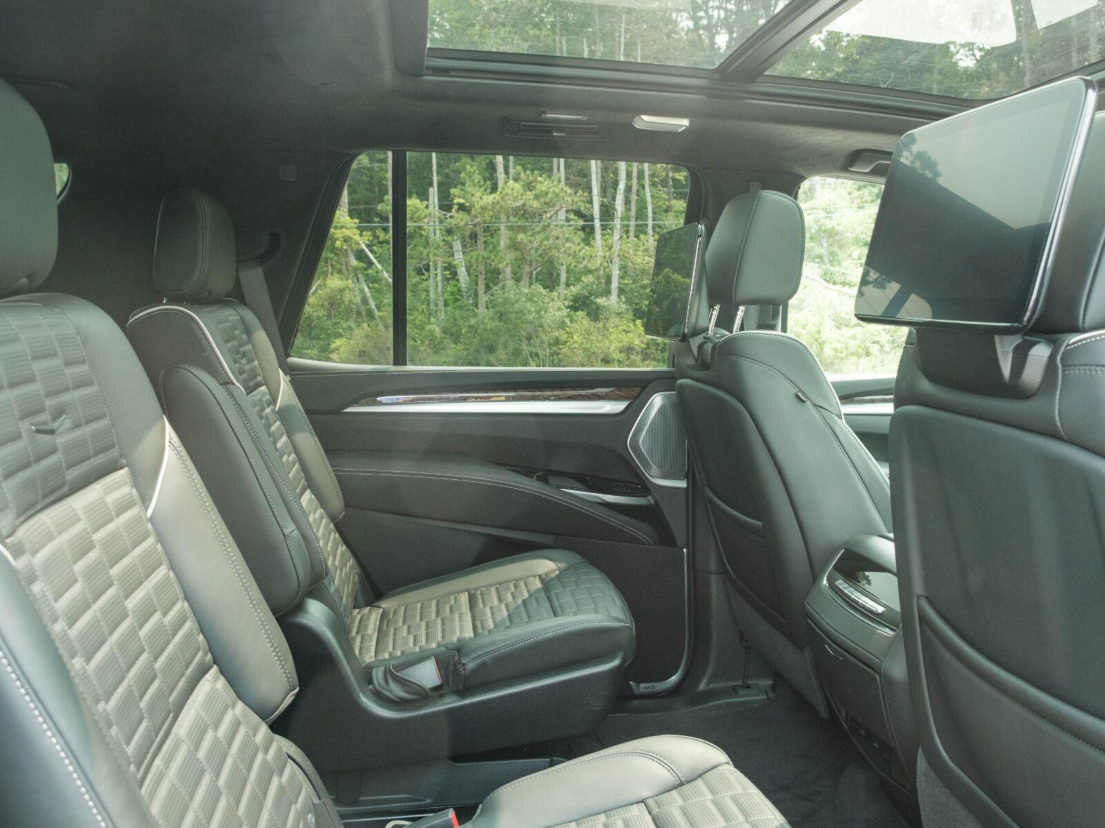 Certified Used 2025 Galactic Gray Cadillac Sport Platinum image 30