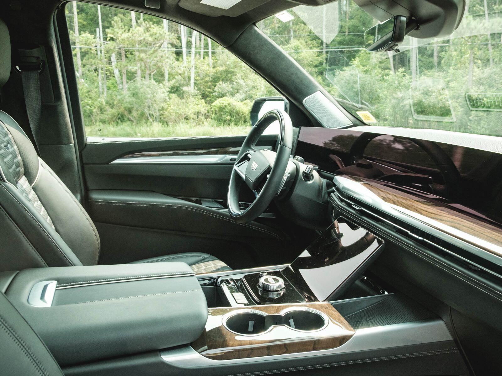 Certified Used 2025 Galactic Gray Cadillac Sport Platinum image 33