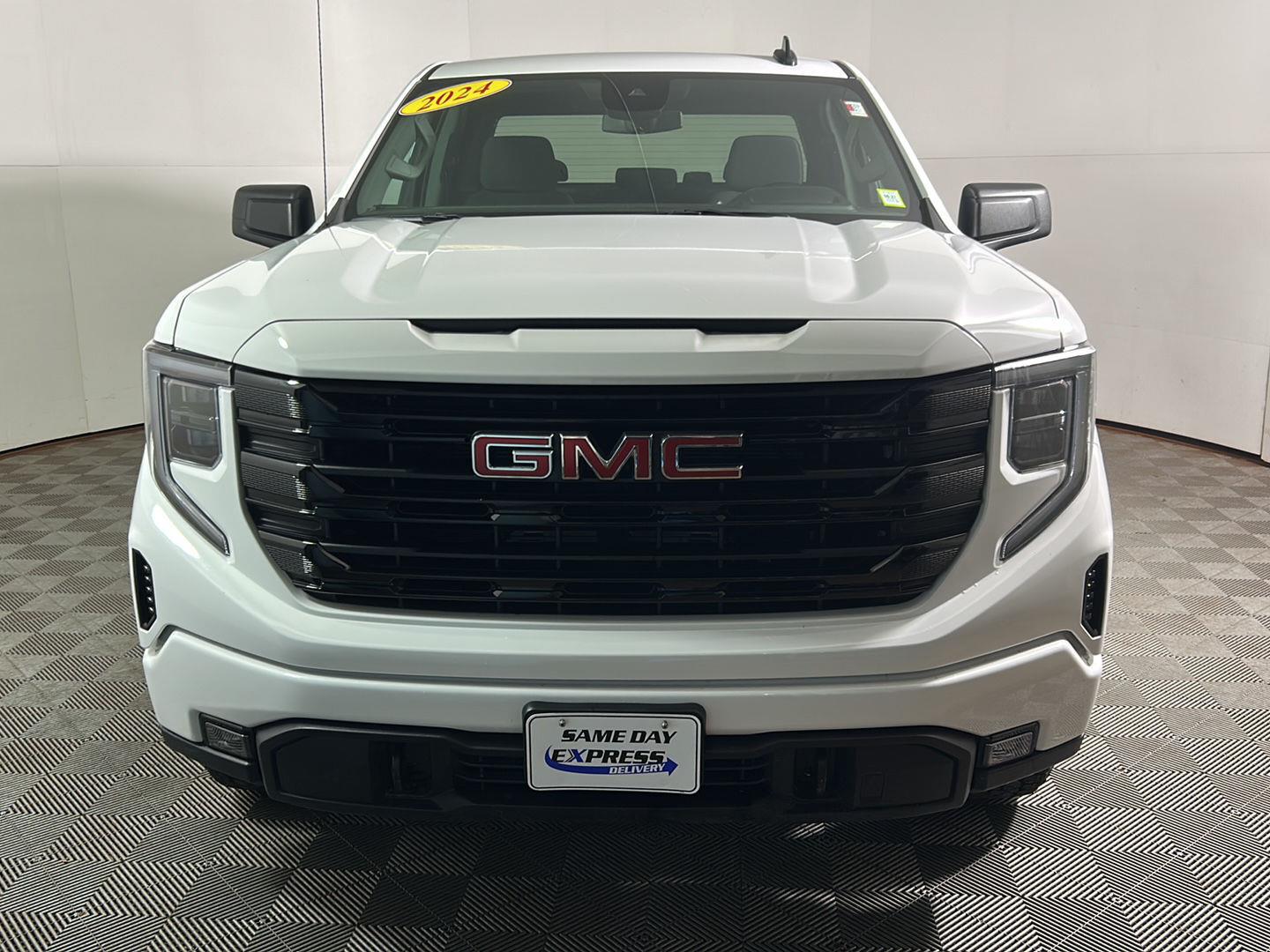 Used 2024 Summit White GMC Elevation image 9