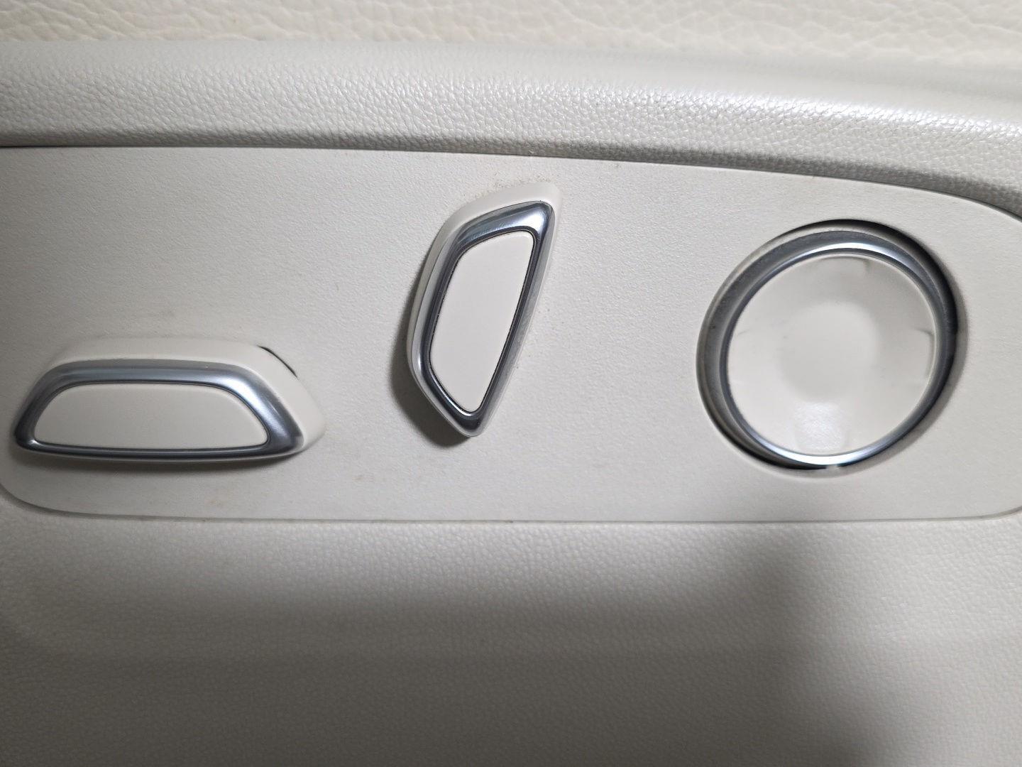 Used 2024 White Frost Tricoat GMC Denali image 14