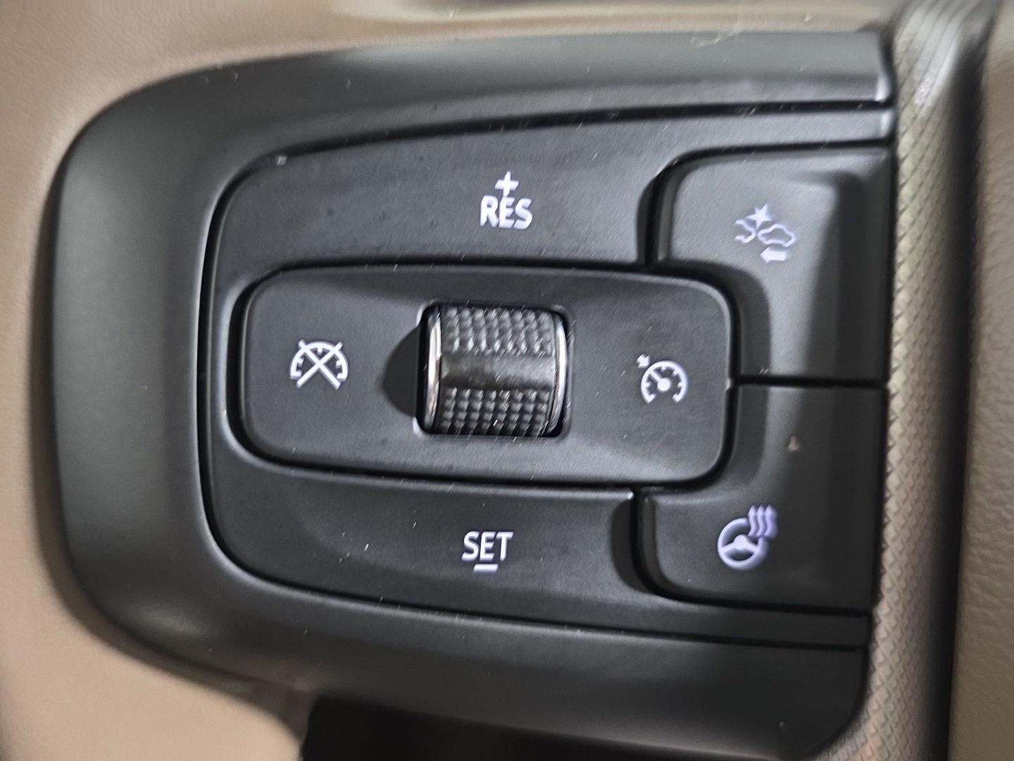 Used 2024 White Frost Tricoat GMC Denali image 16