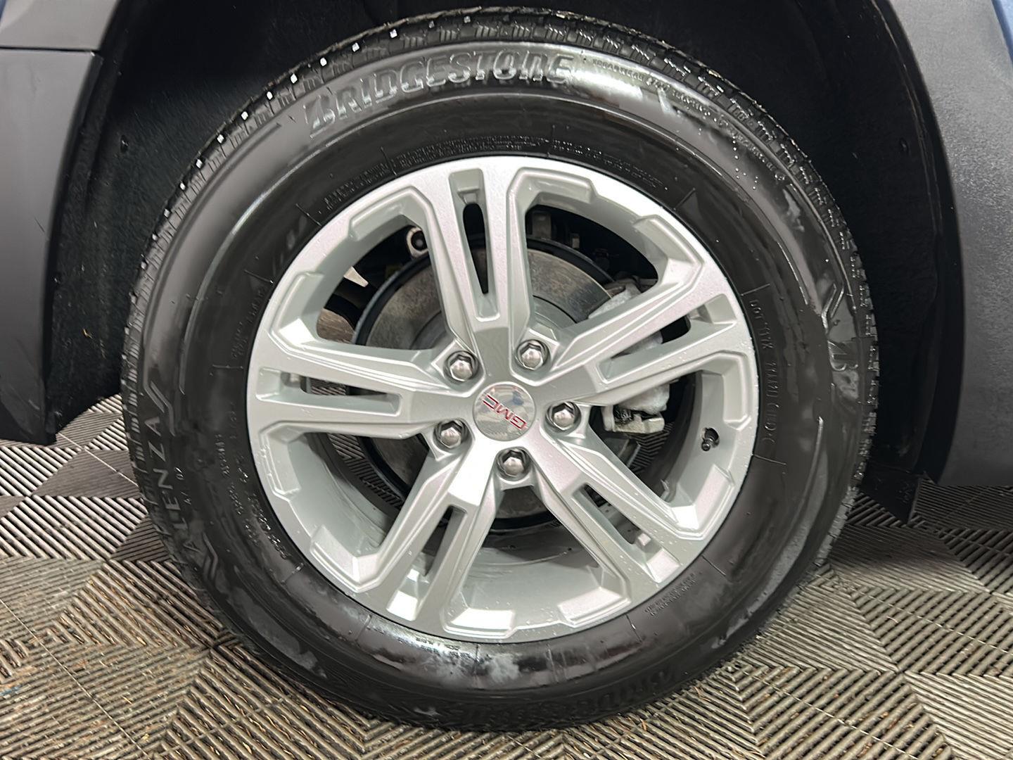 Used 2024 Downpour Metallic GMC SLE image 2
