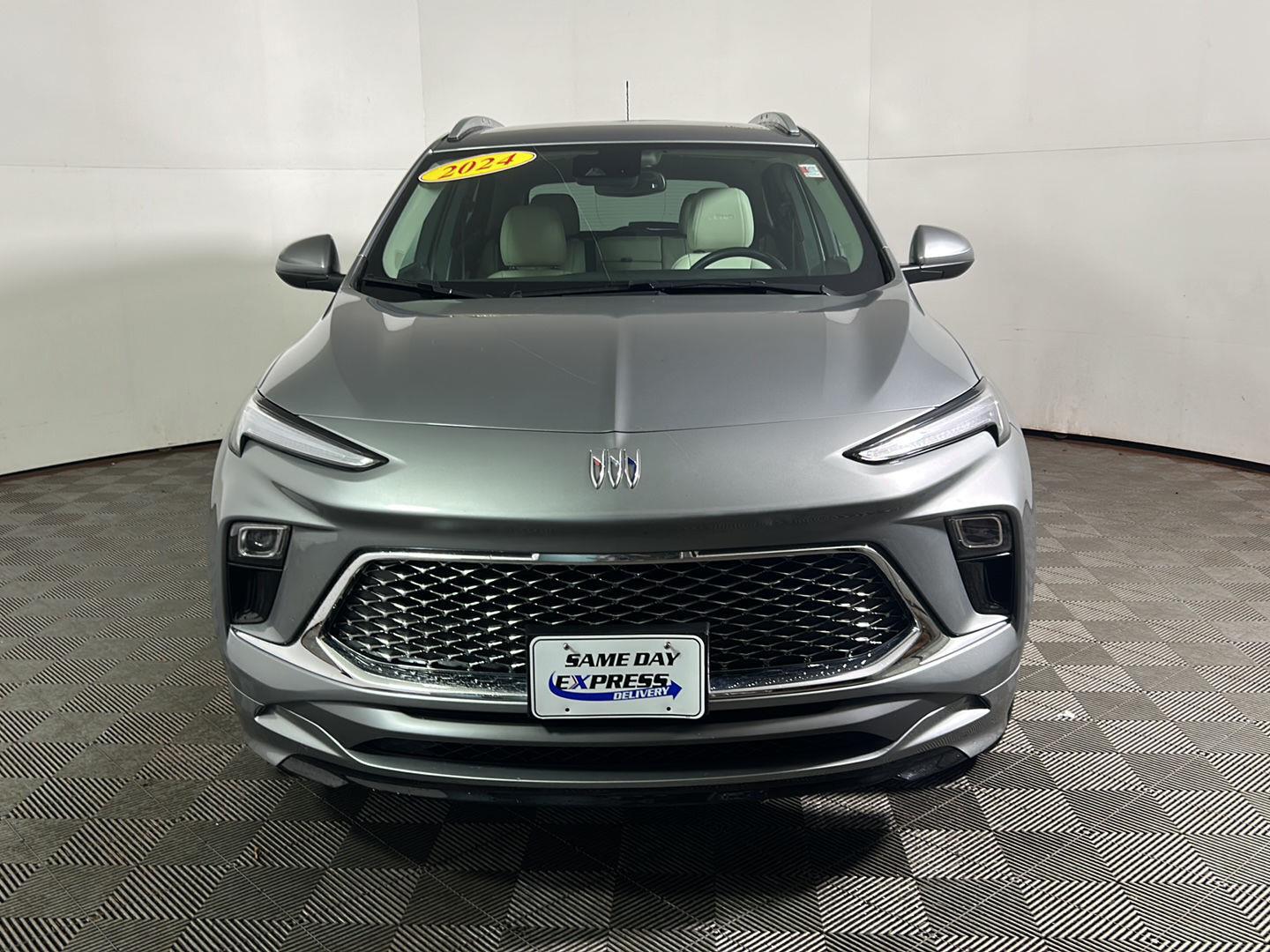 Used 2024 Moonstone Gray Metallic Buick Avenir image 12