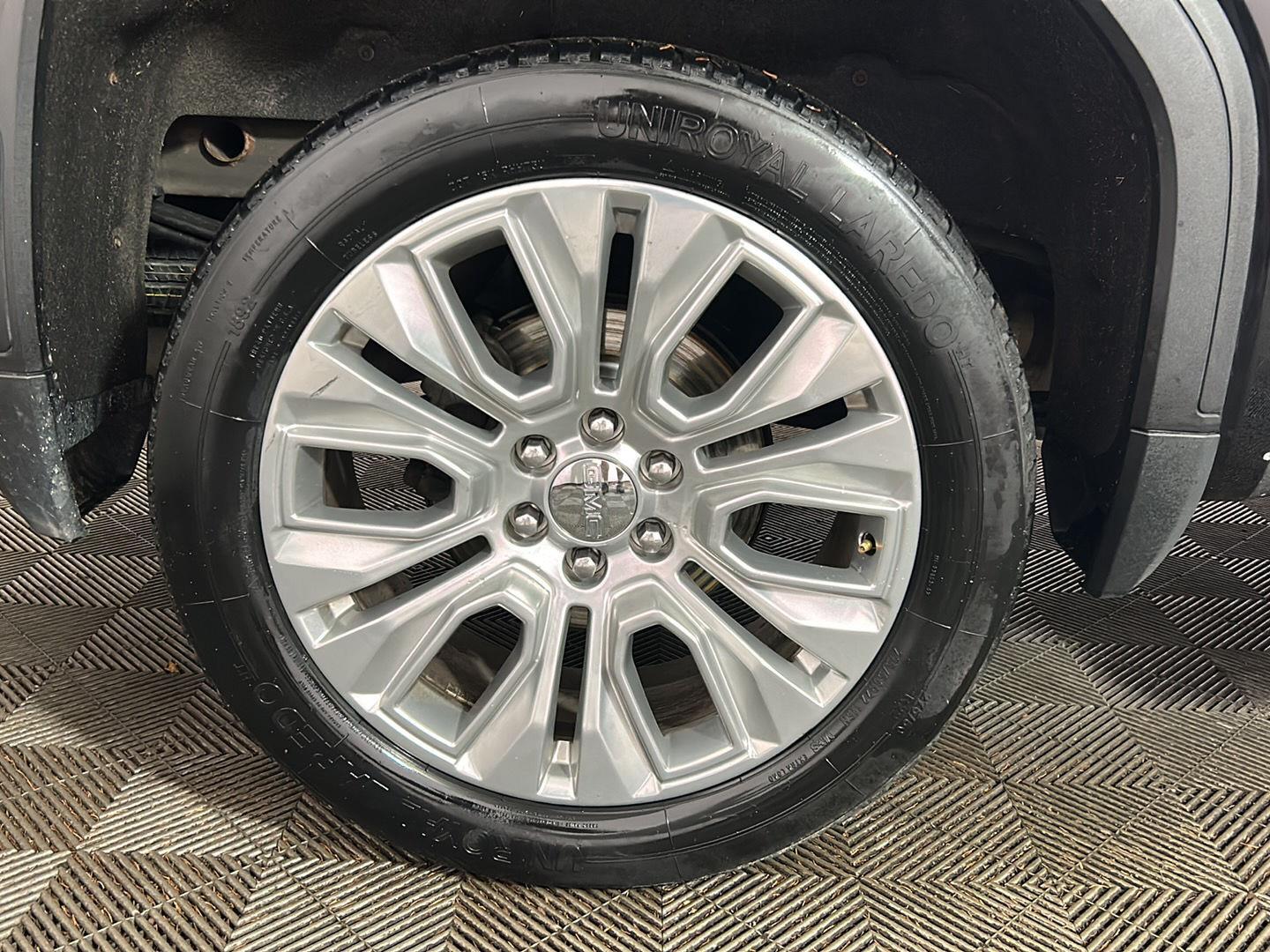Used 2022 Onyx Black GMC Denali image 2