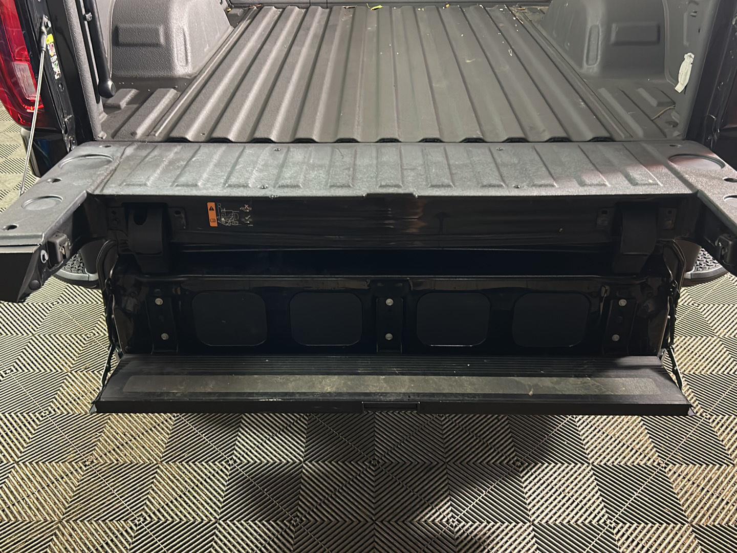 Used 2022 Onyx Black GMC Denali image 10