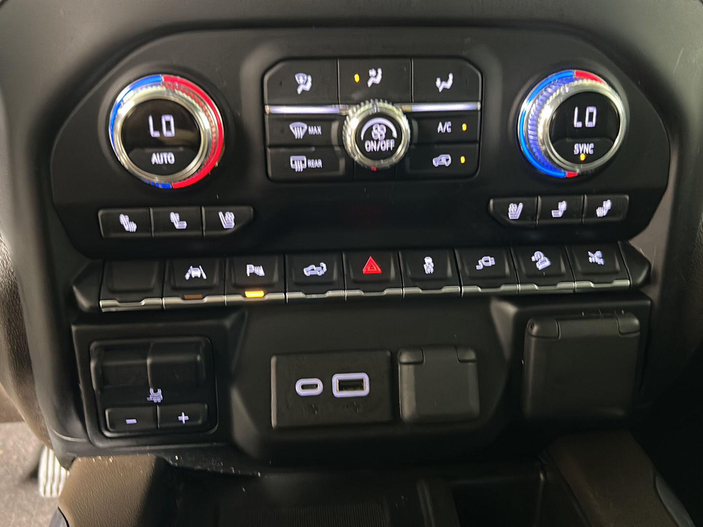 Used 2022 Onyx Black GMC Denali image 21